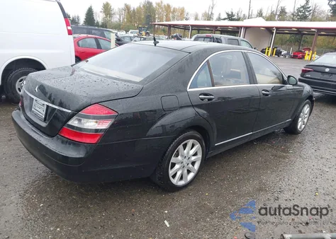 2007 Mercedes-Benz S 550 z USA, uszkodzony, nr VIN WDDNG71X67A092053